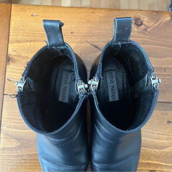 Steve Madden Black Leather Silver Side Zippers Ankle Booties Boots - Picture 7 of 10